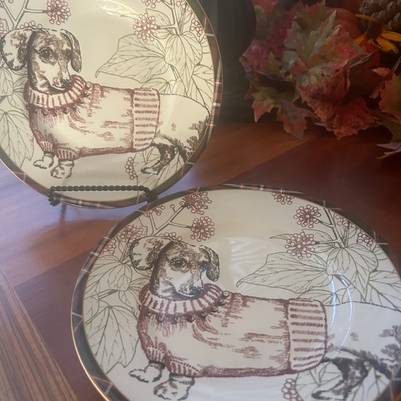 Lunch size plate have 2 , when not in use I display one of them - Picture 1 of 3